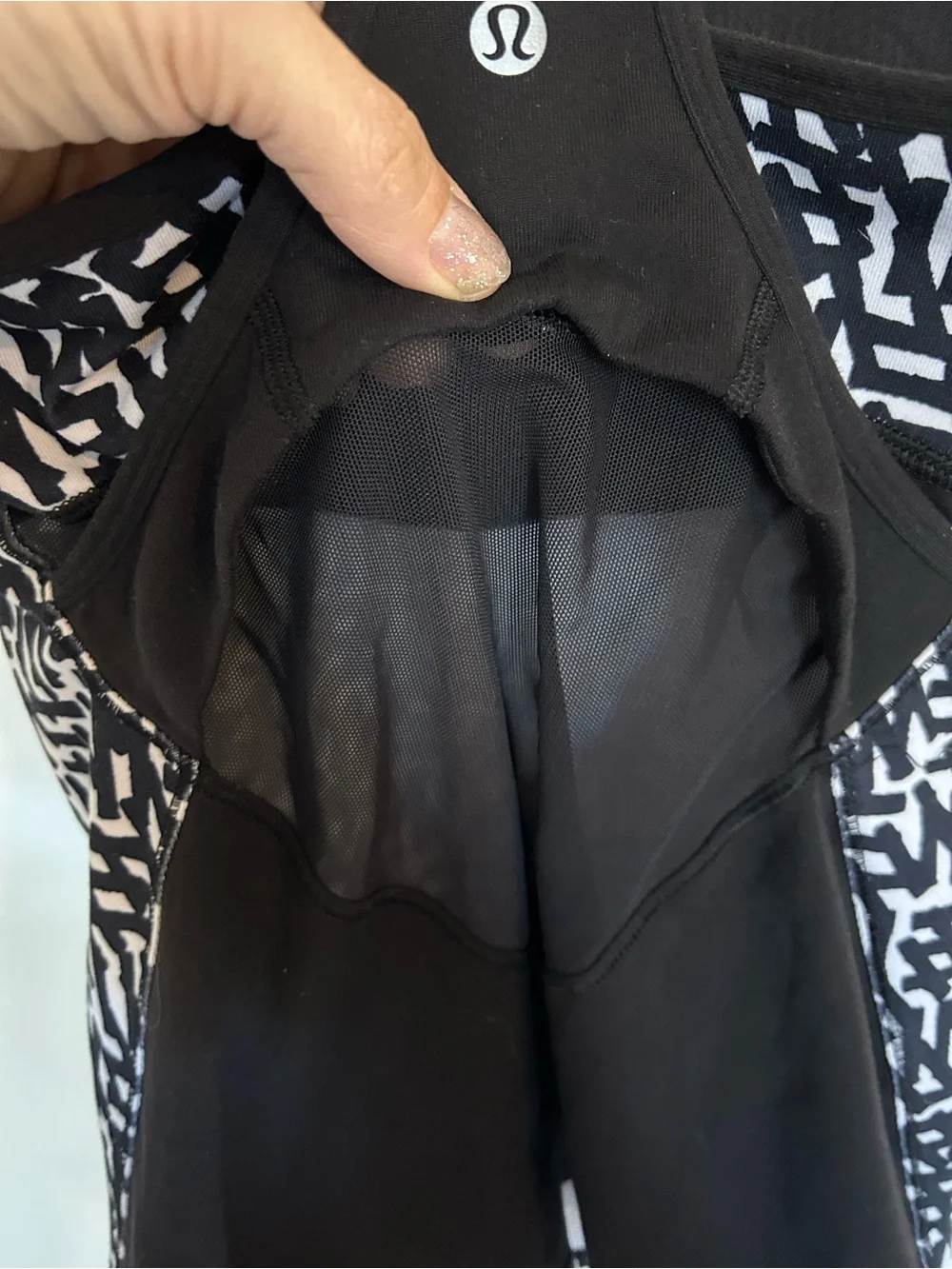 Lululemon crossback tank top black white mesh cutout Size 6